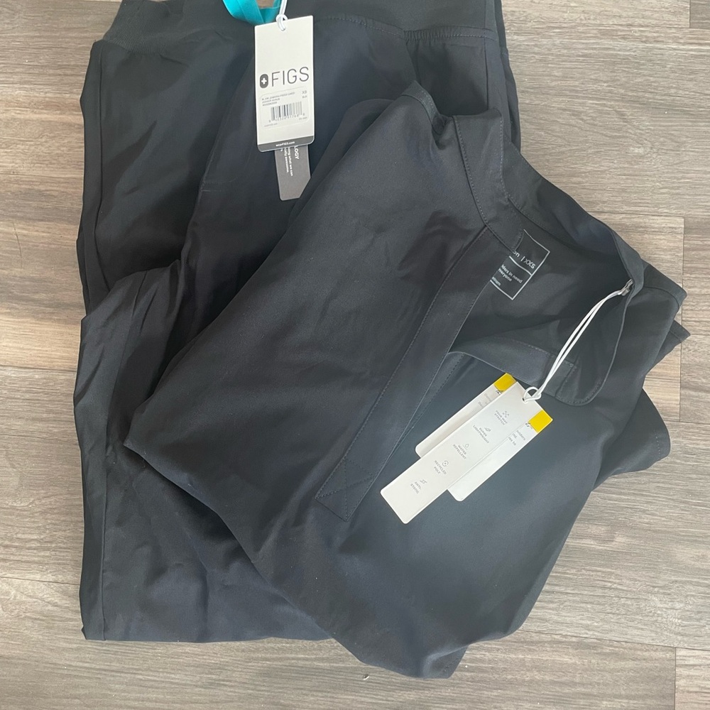 FIGS FreeX Scrub Set NWT